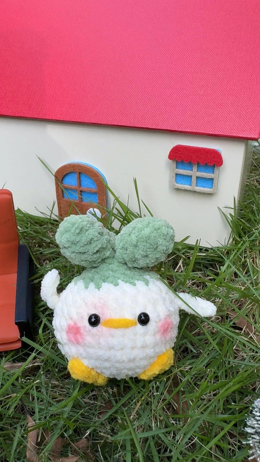 Leaf-Topped Bird Crochet Keychain